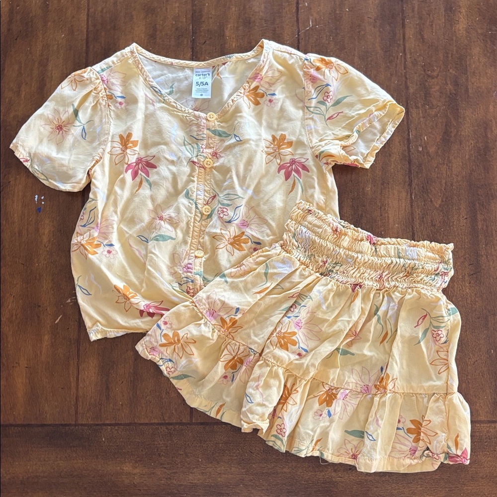 Carter's Yellow Floral Top and skirt set Size 5 kids. Light weight material